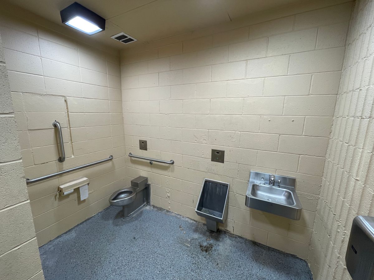 Bathrooms at this course are not that bad, and they exist sooo….