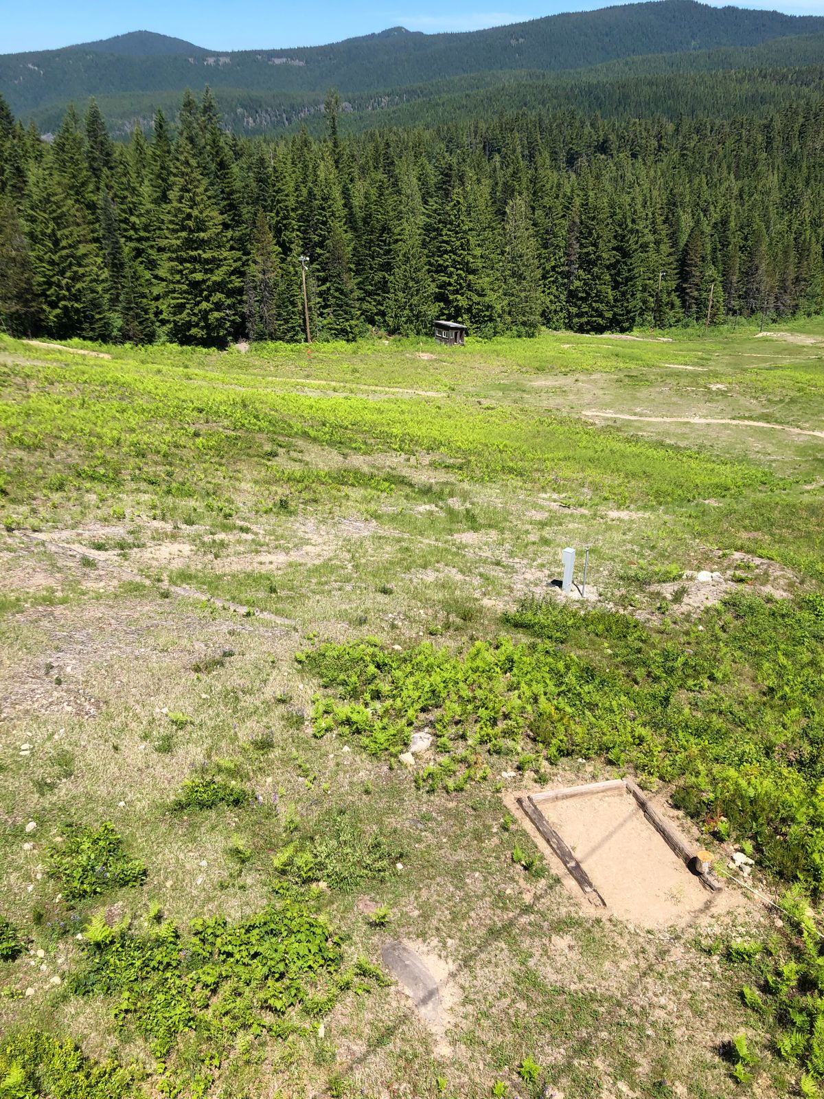 Lots of elevation. Terrible teepads.