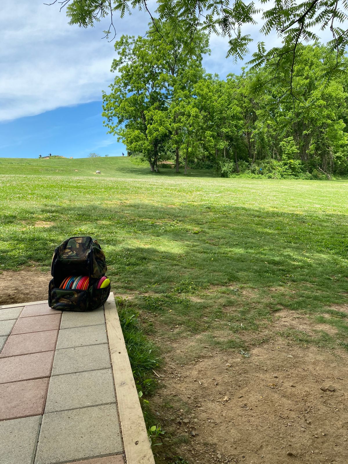 Tee #11 - uphill to guarded basket