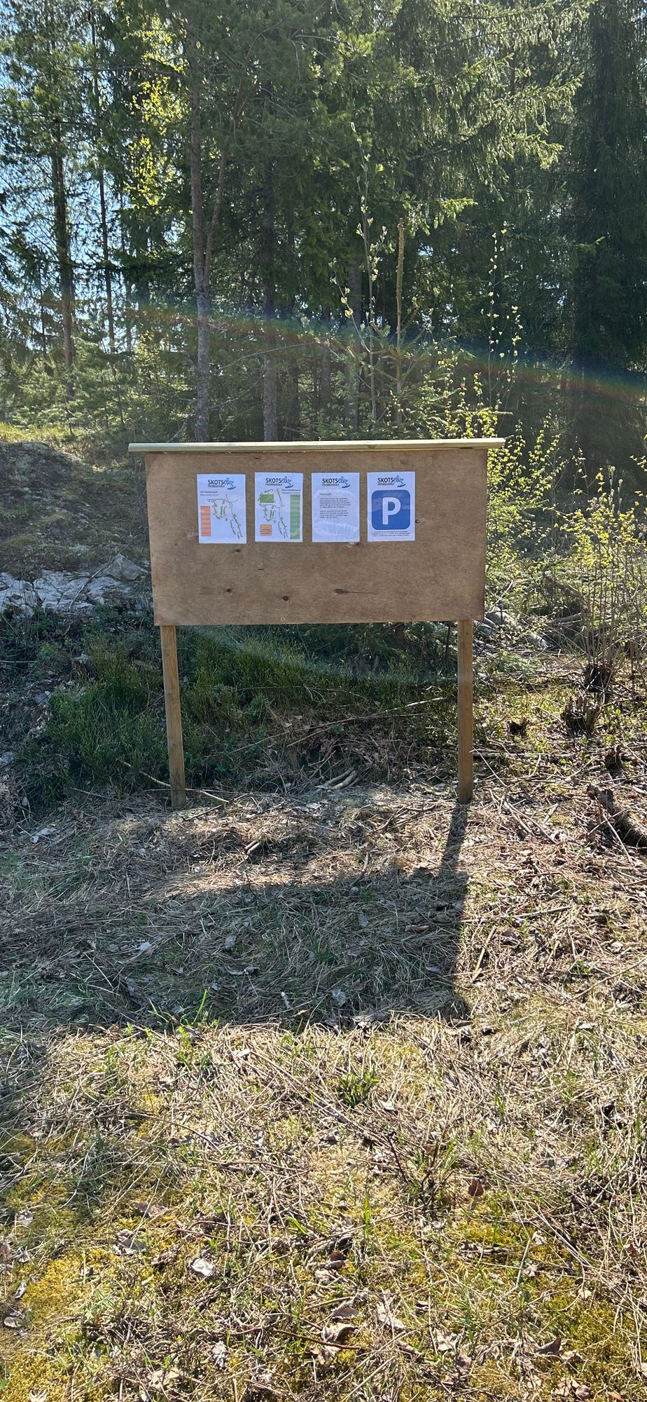 Info tavle ved parkeringen.