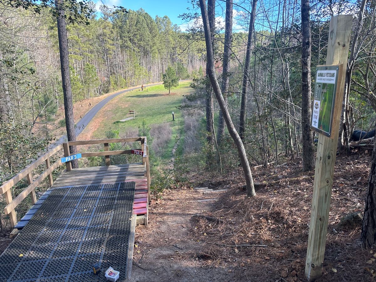 Hole 7, only tee pad