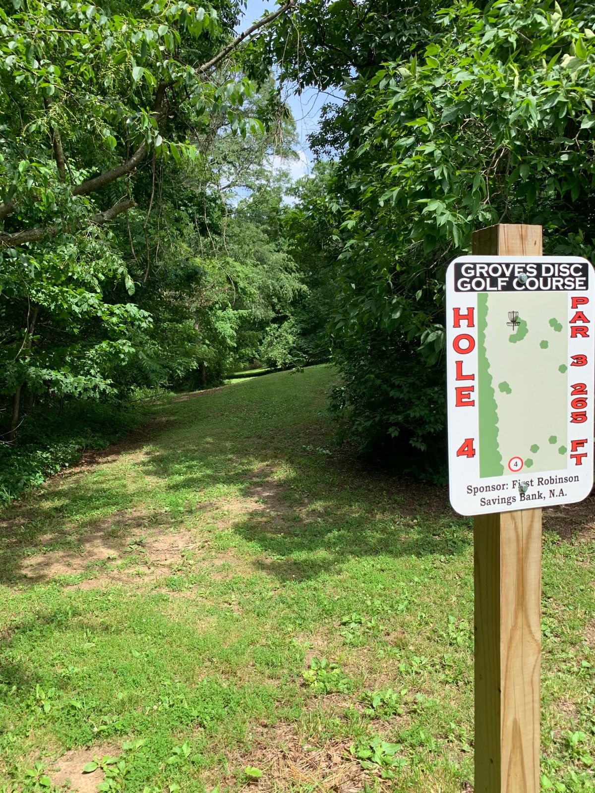 Hole 4 tee pad