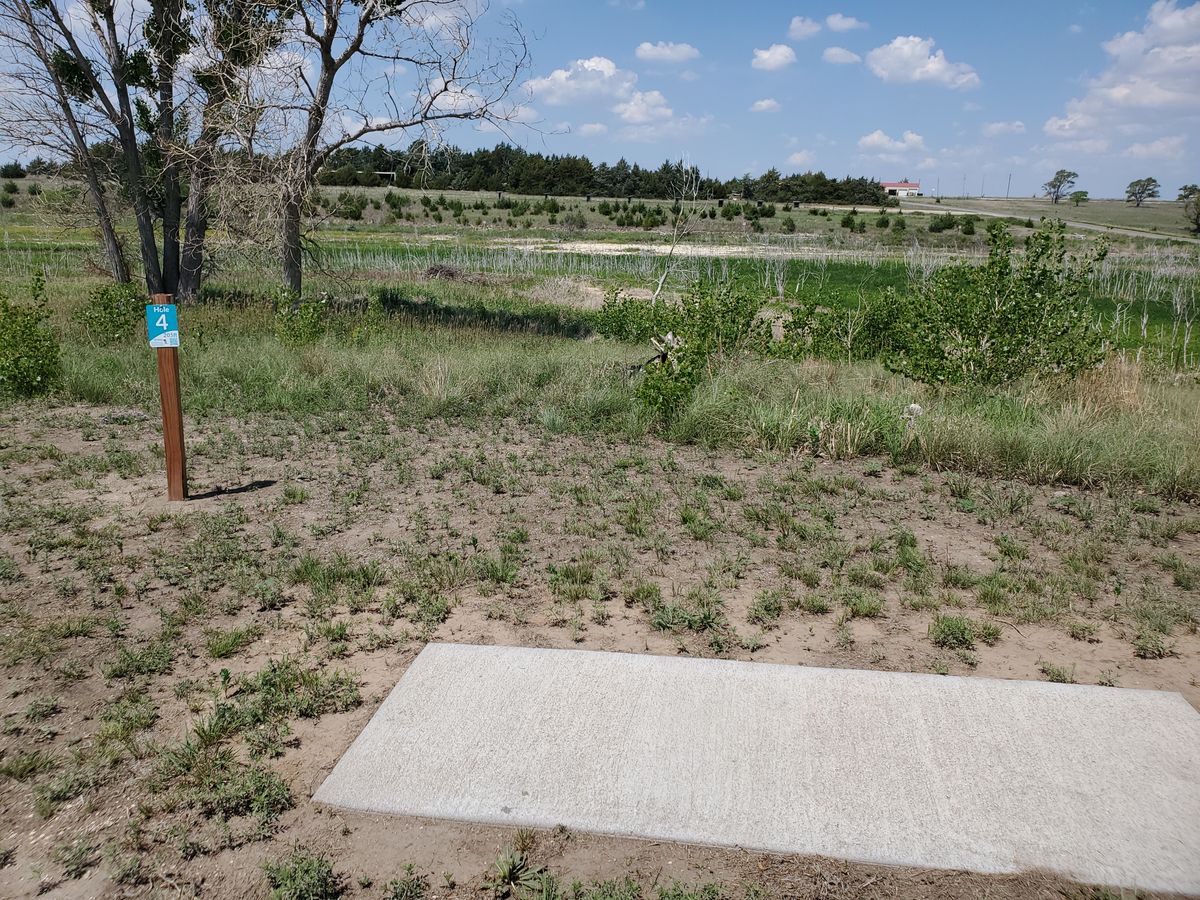Hole 4 - Teepad