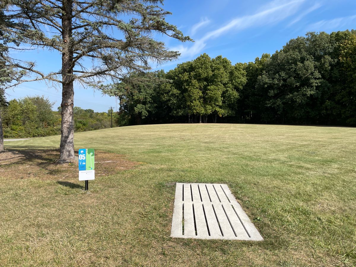 Hole 5 tee-pad