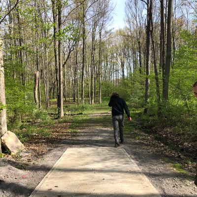 New hole 1 white tee
Par 3