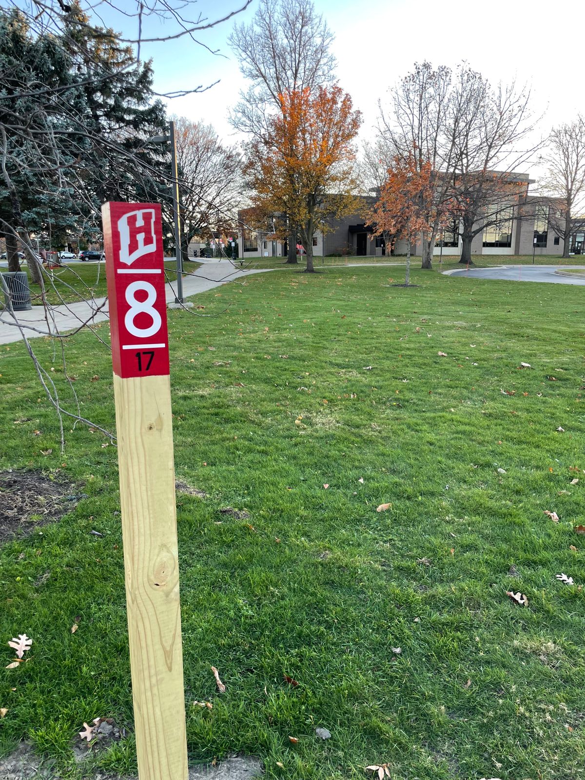 Red tee pad for hole 8 (or hole 17 for 18 hole layout)