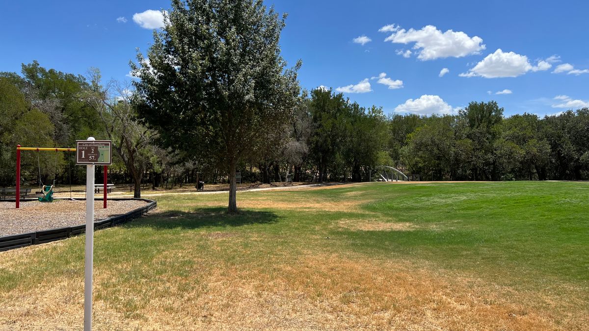 Hole1