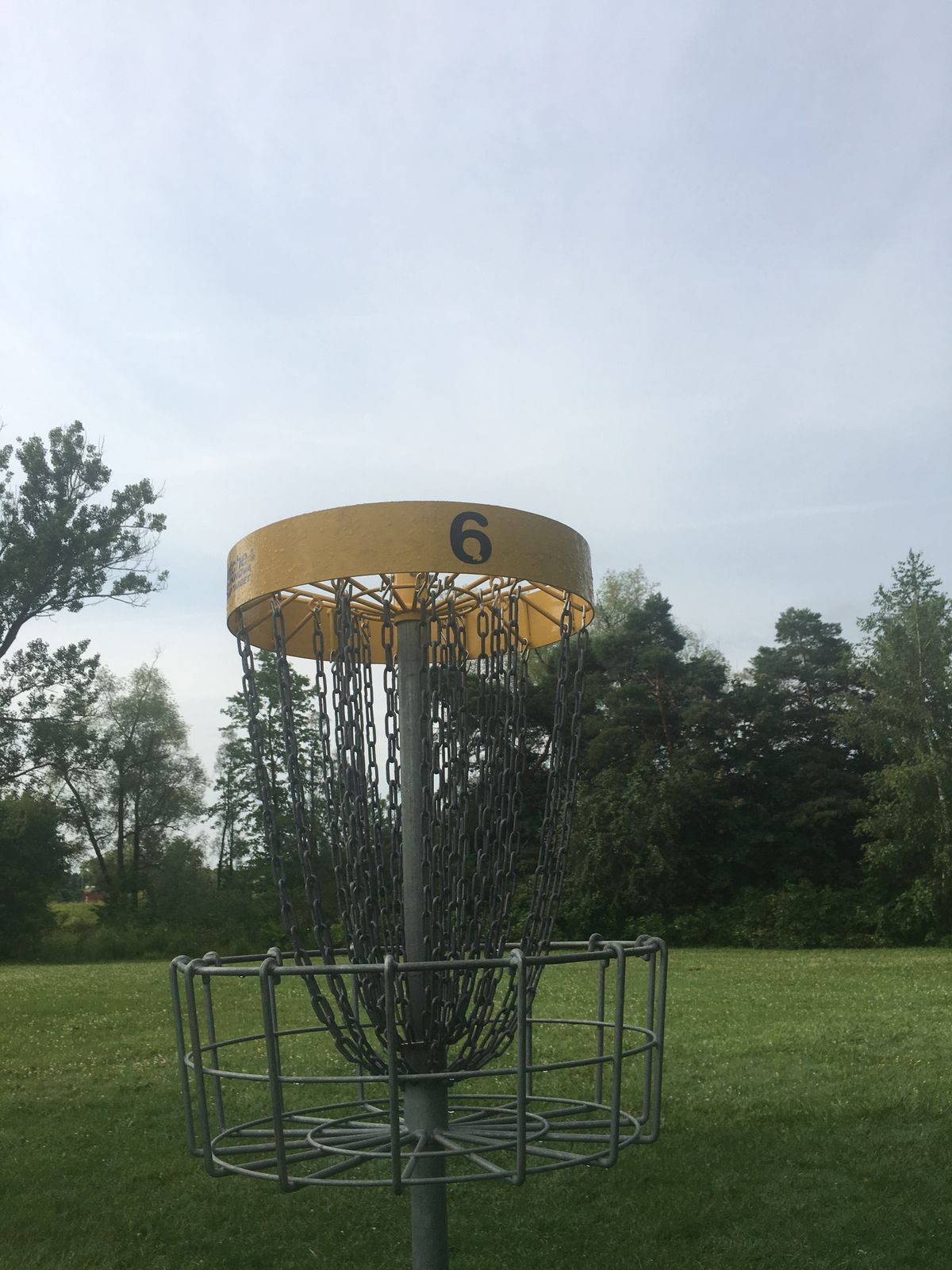 Putting on hole 6 🍀🍁🍀🍁🍀🍁