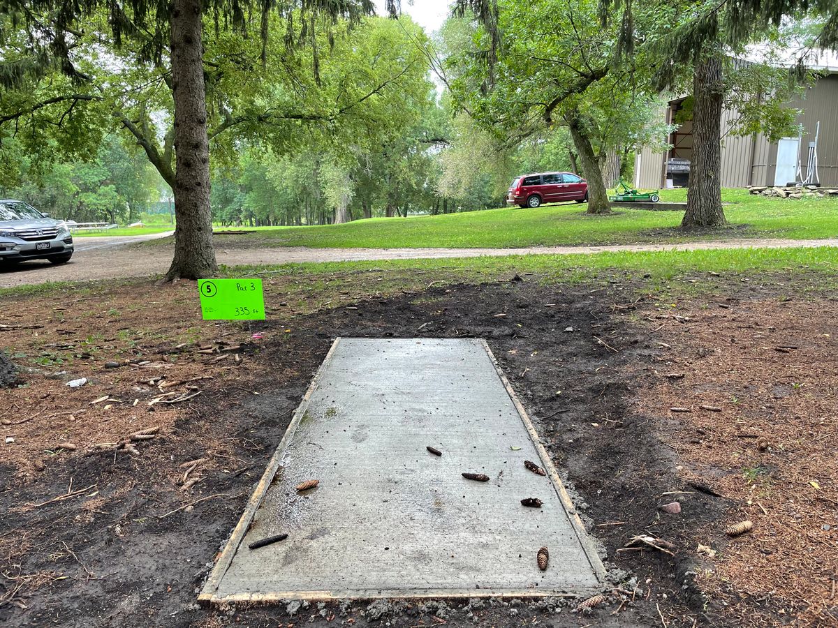 Hole 5 tee pad