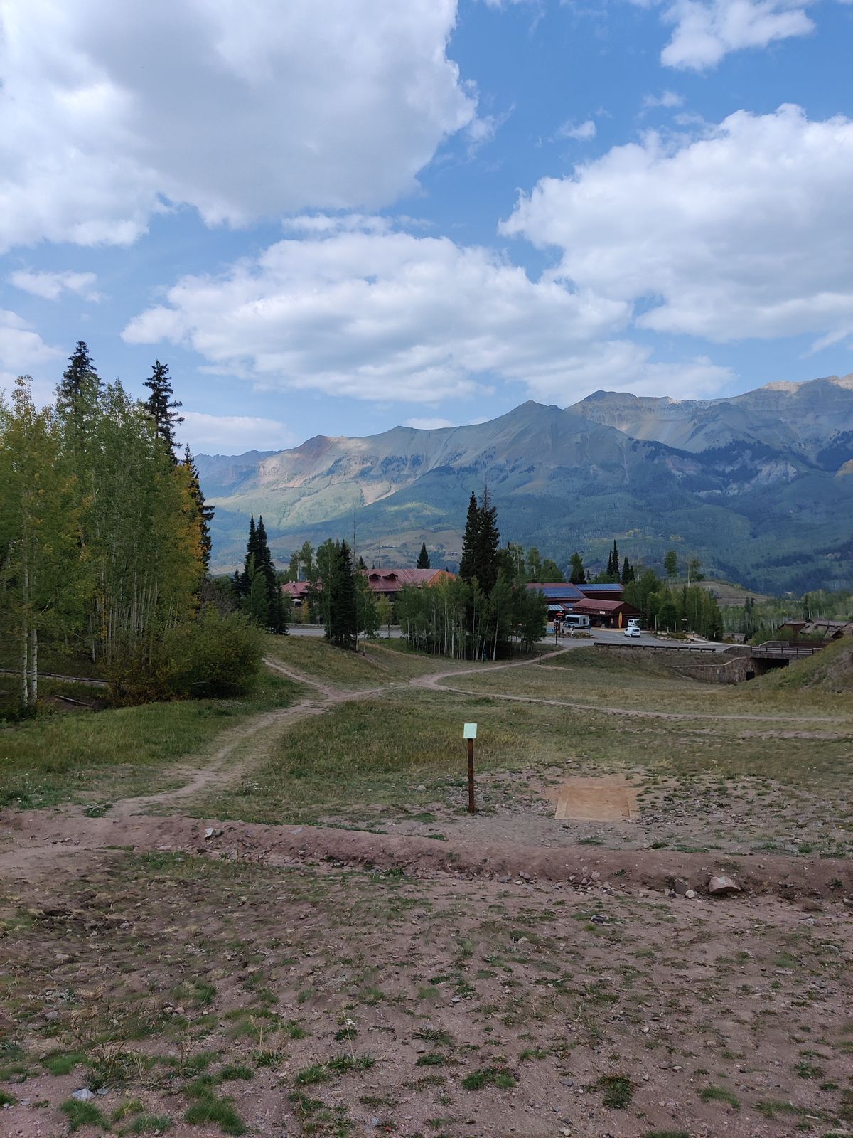 What amazing views this course offers. With a couple shots that are unexpected but still fun.