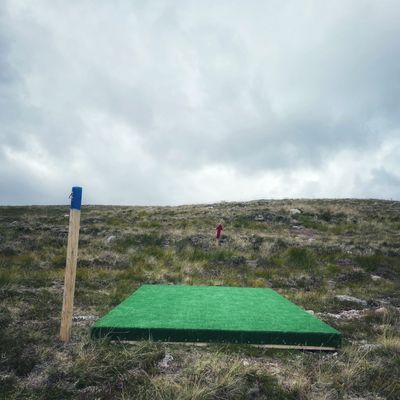 Hole 4 tee box: major uphill elevation change