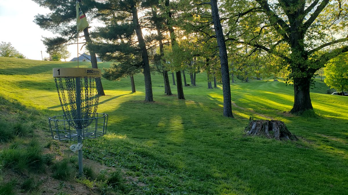 Hole 1 looking back up the fairway.