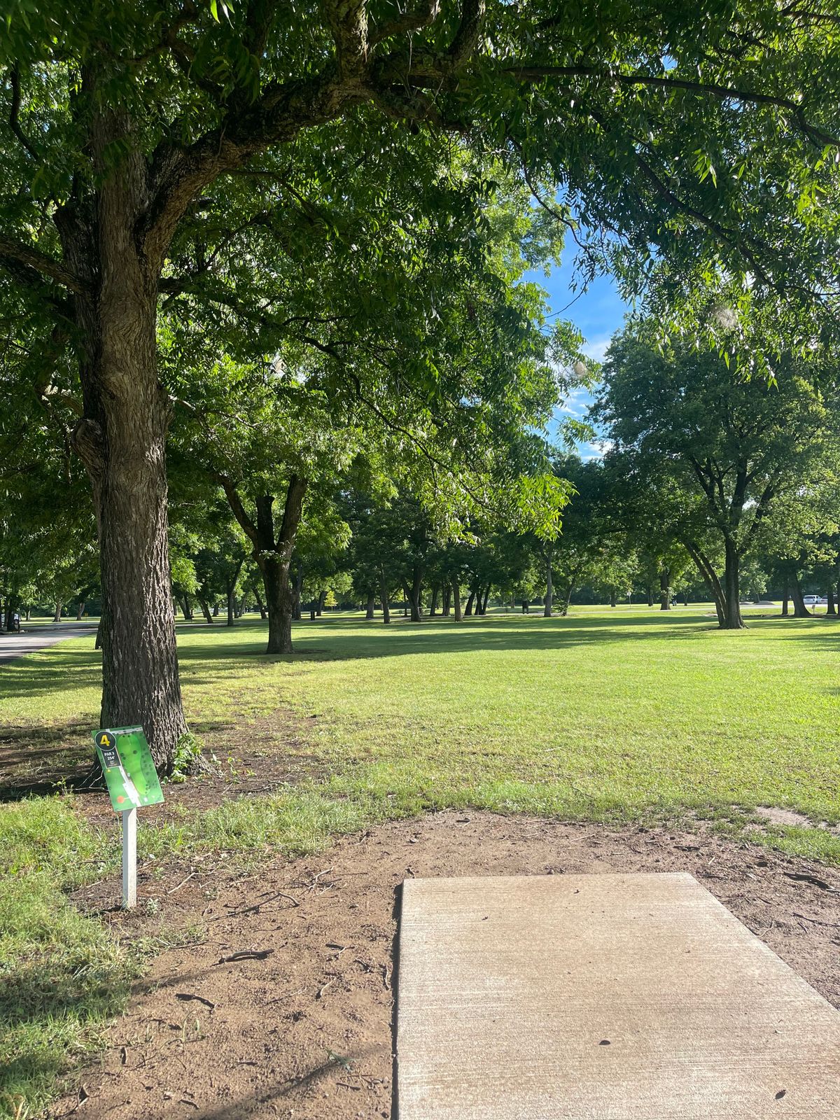Hole 4 short tee pad
