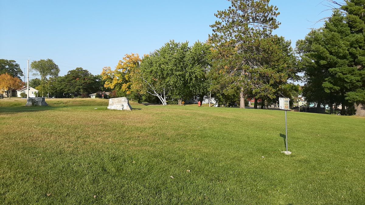 No tee for #4 found - follow map on UDisc