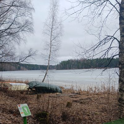 Heitin tonne järveen kun kyltti osotti väärään suuntaan..