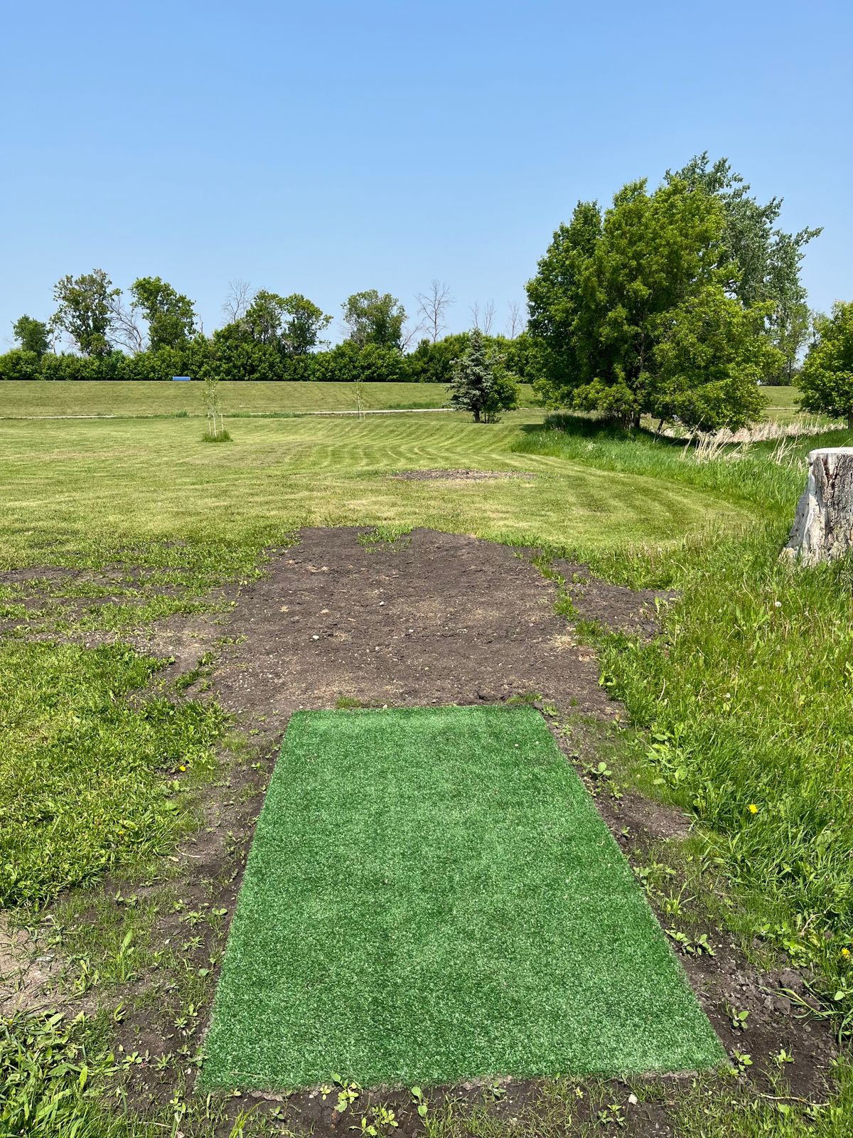 Hole 1 red tee