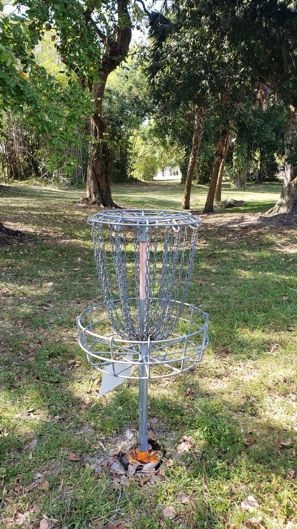 Hole 14 - facing tee pad