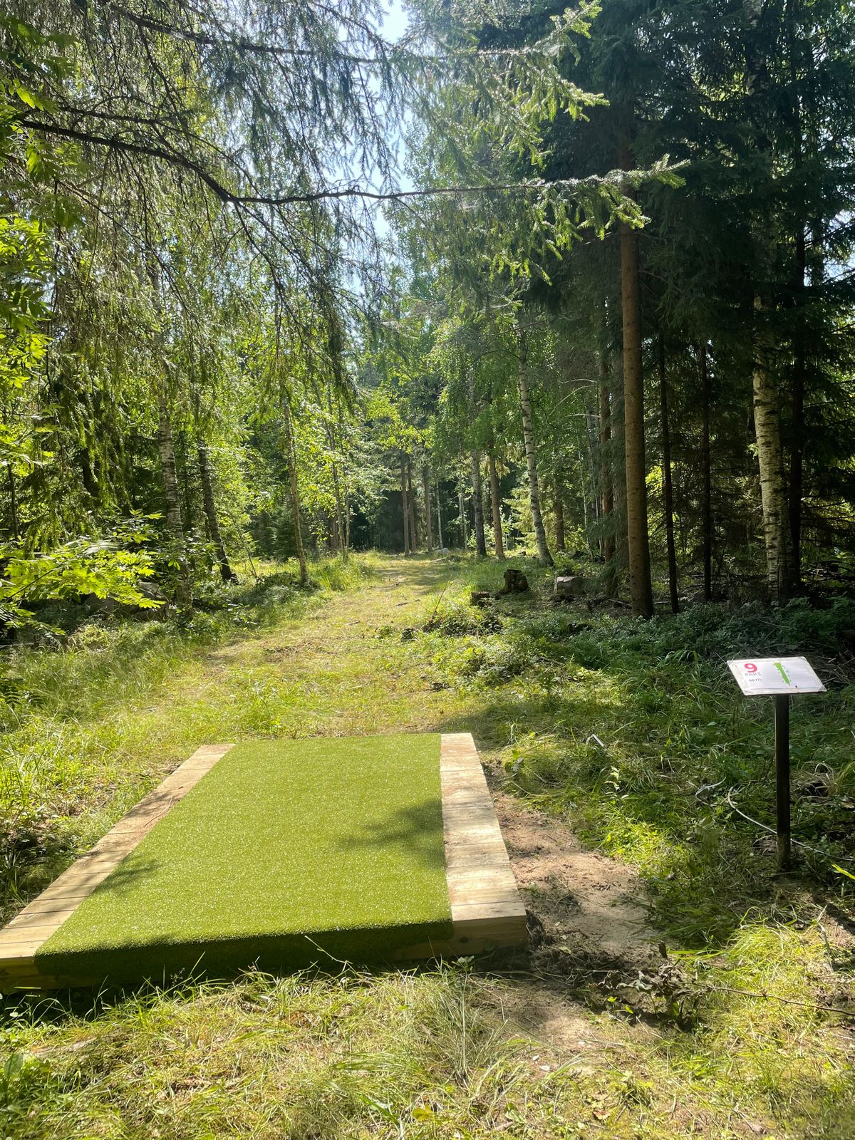 9väylä jälleen kapea mutta ei niin pitkä metsäväylä.