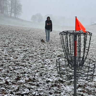 Bringing in the New Year at Soaring to Salvation DGC! Course is awesome even in the snow!