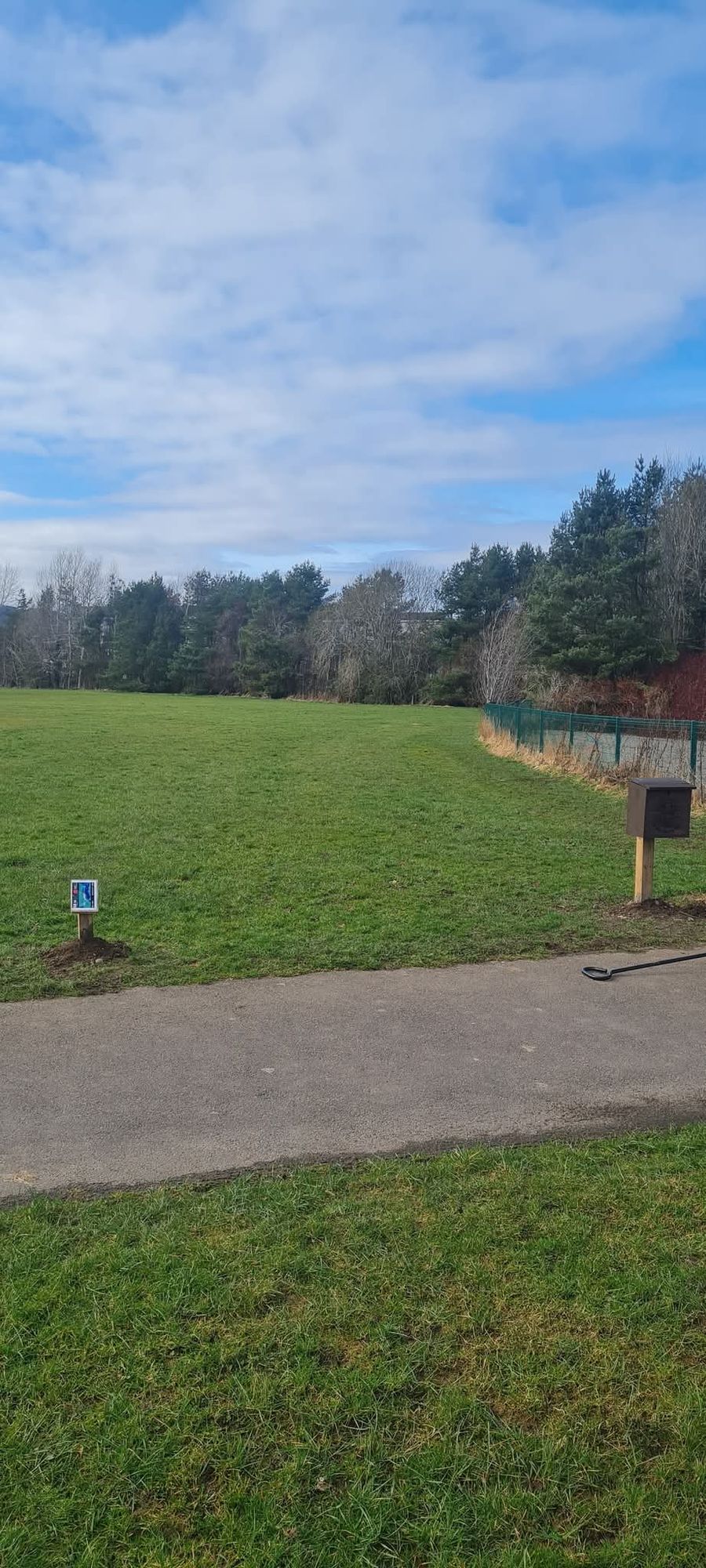 Lefty friendly hole to start.