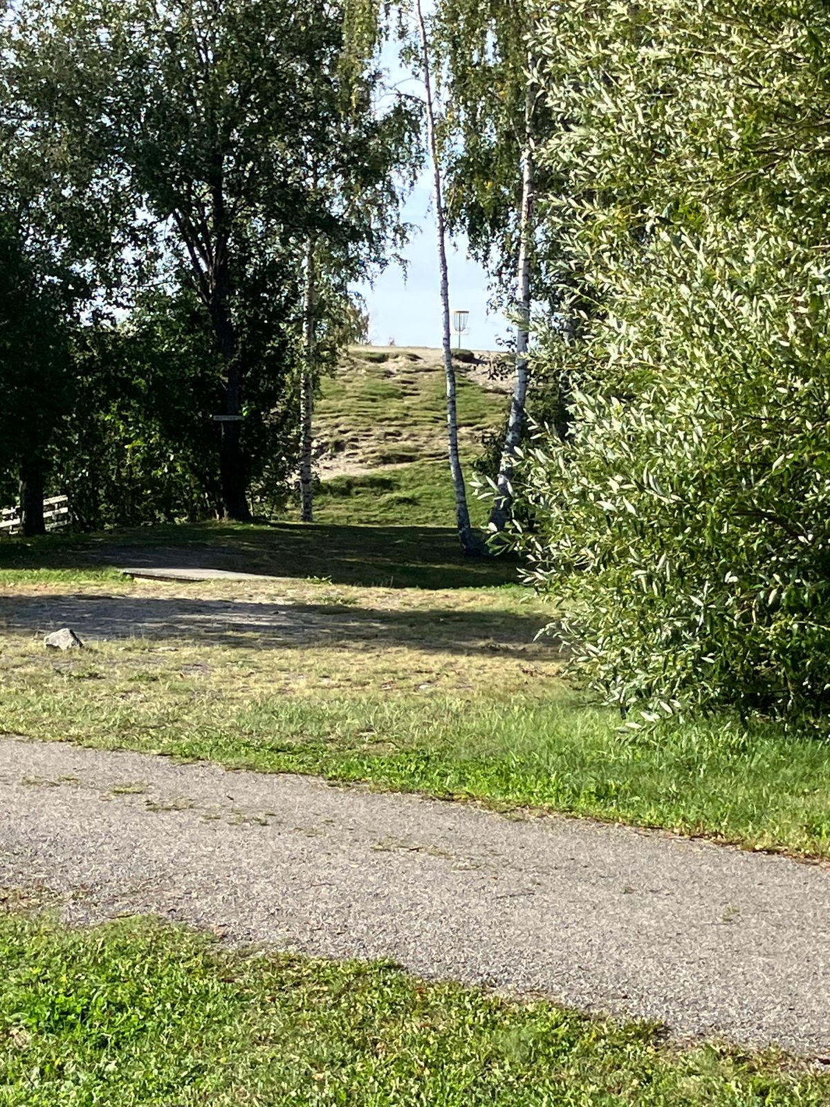 Hål 6, Gul Tee
