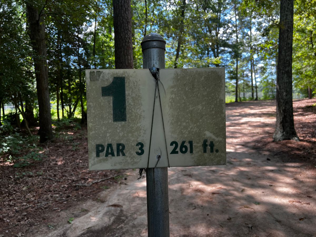 Hole 1 Tee Sign