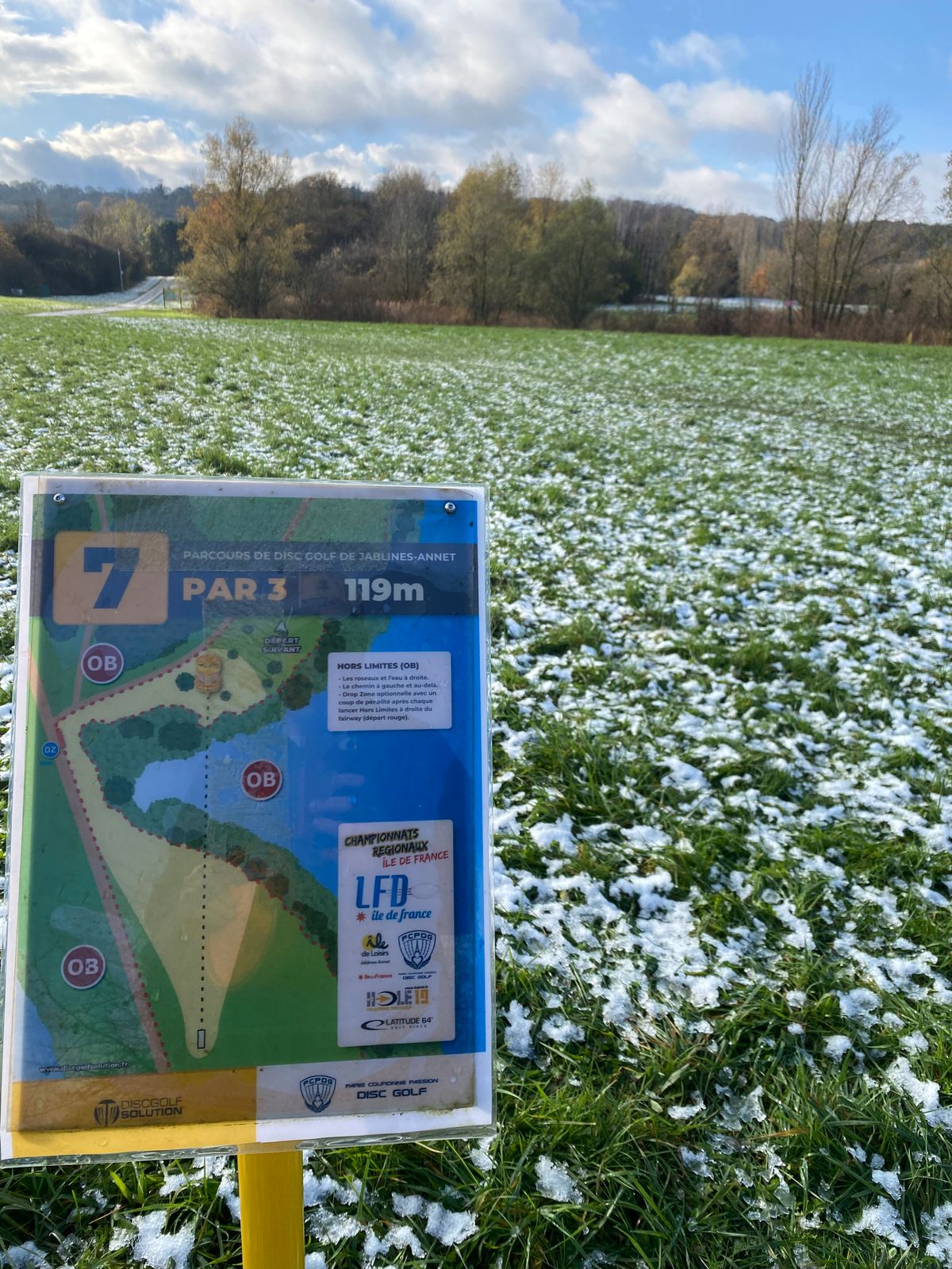 Very tough par 3 with water hazard