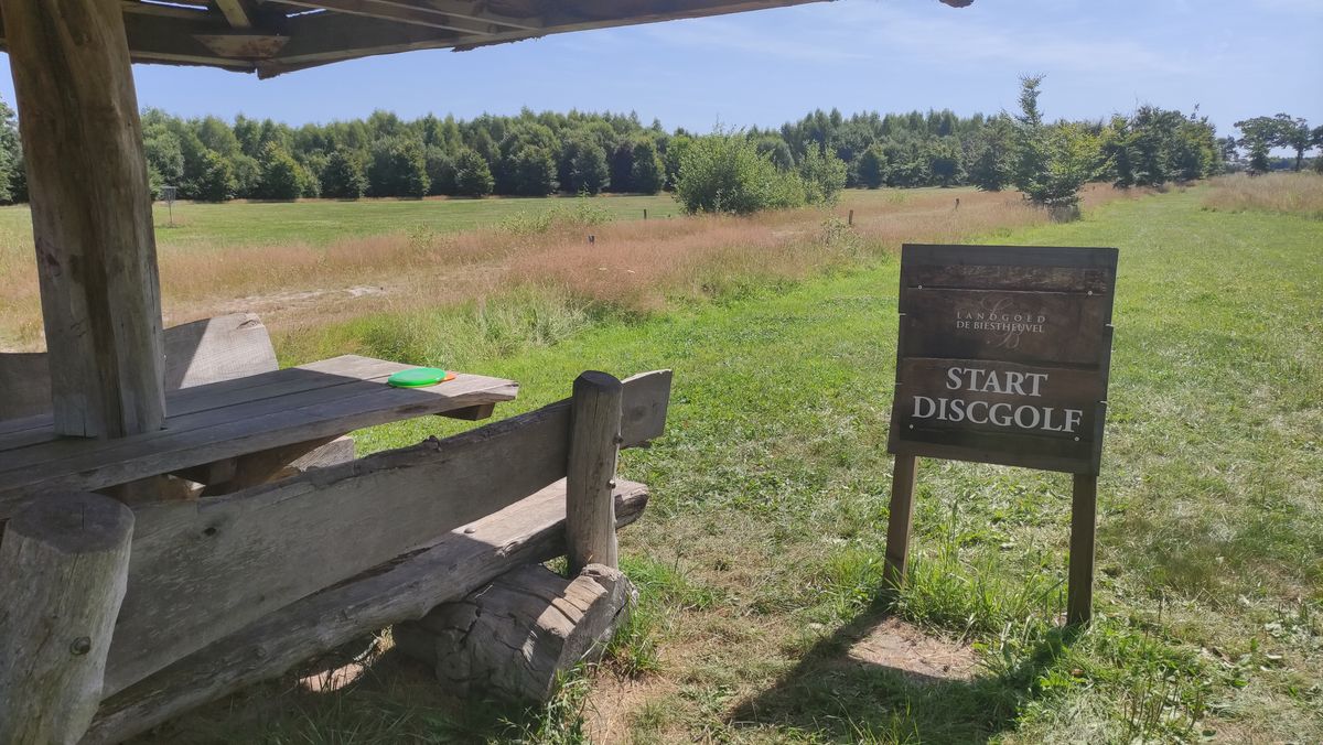 Begin course, hole 1
