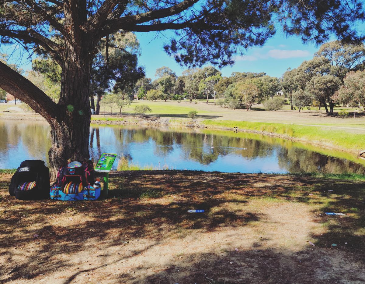 Hole 18, 202 meters, par 4 over water 💧 😃👌
