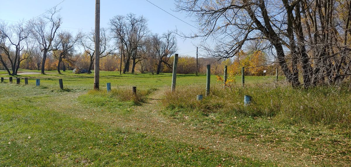 Third approach. Pin in the distance, at the 3/4 right of frame.