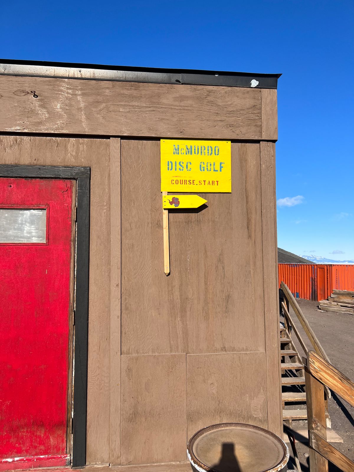 Hole #1 starts on the side of the carpenter shop (bldg 191).