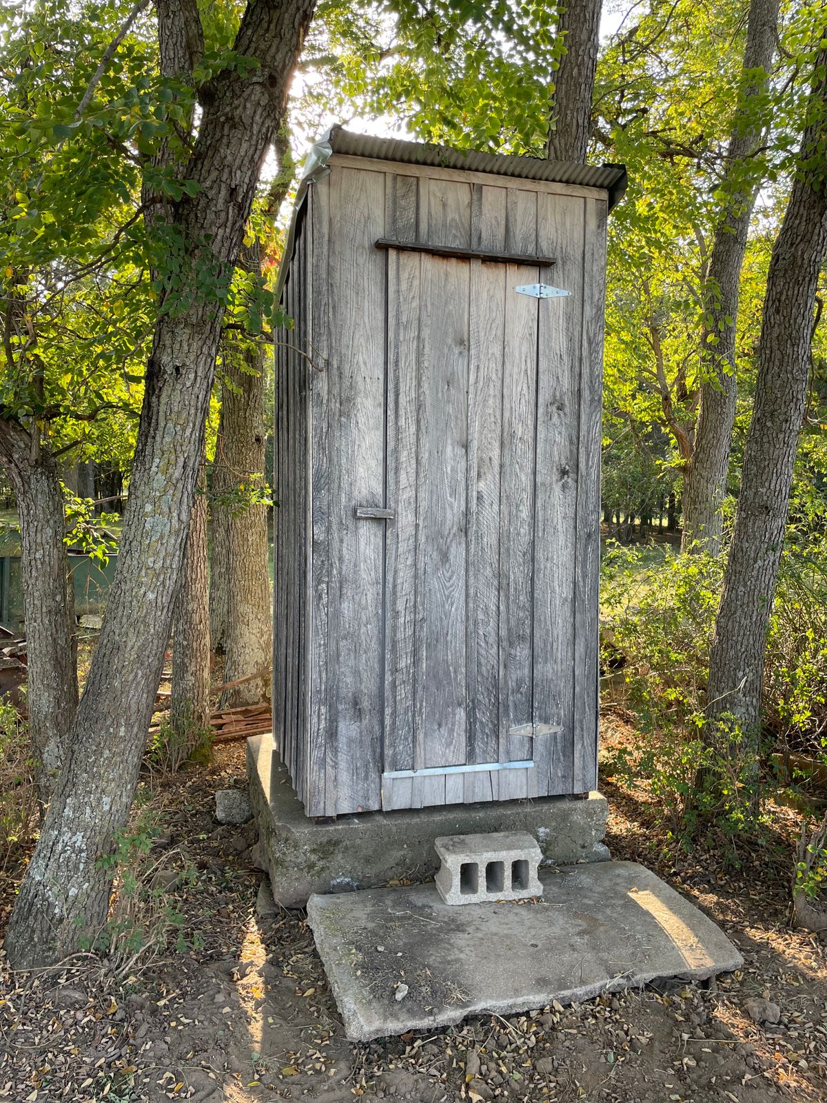 New Outhouse between 9 green and 10 Pad