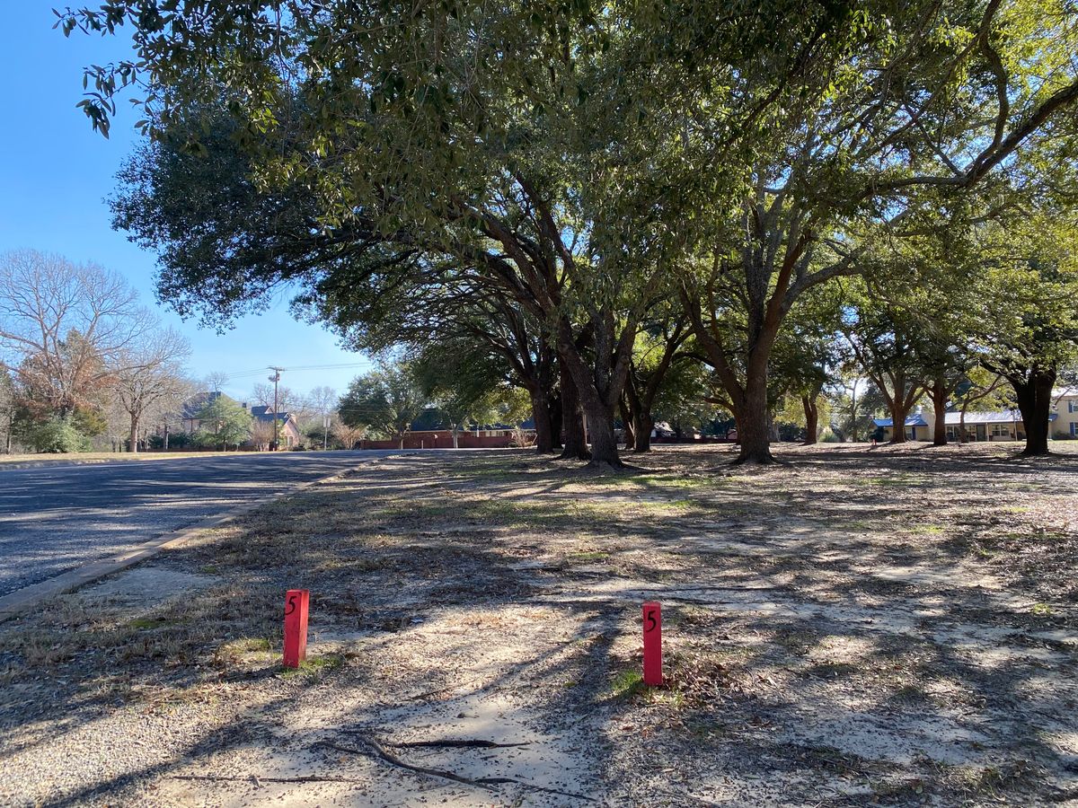 Hole 5 - 190ft. Road and beyond OB.