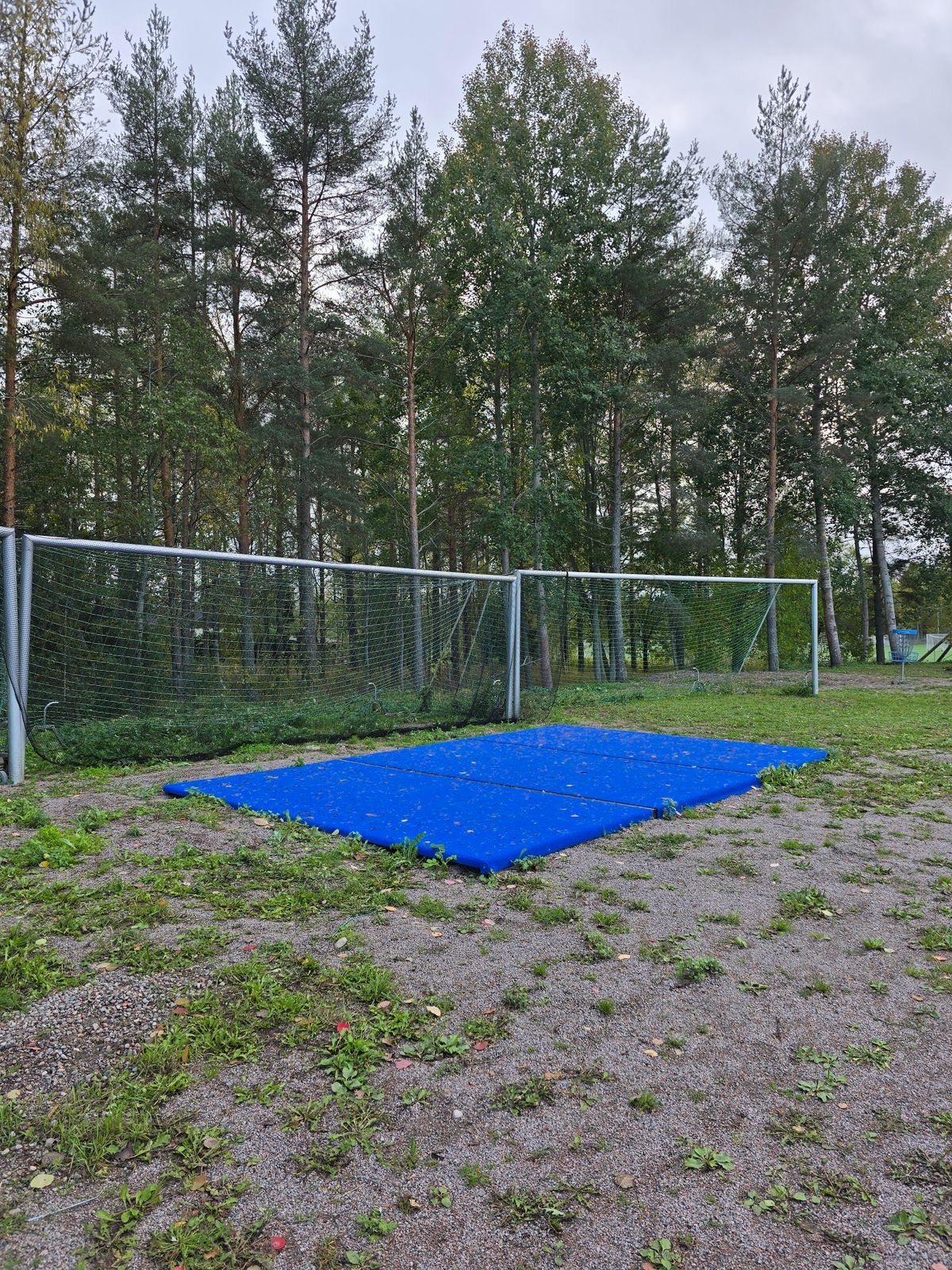 Uppvärmningsyta med kastnät