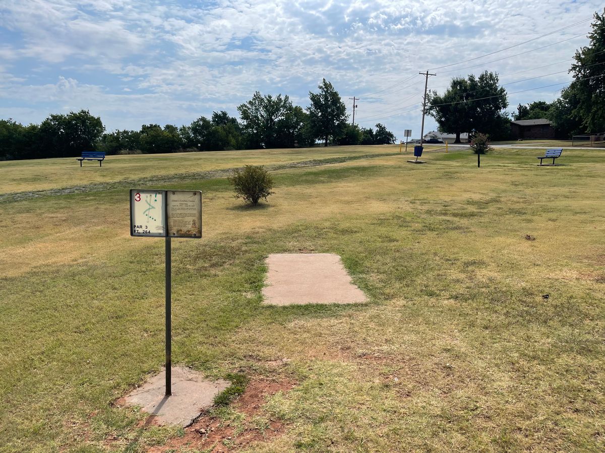 Hole 3 - 264ft Par 3. Pretty straight, slightly uphill.