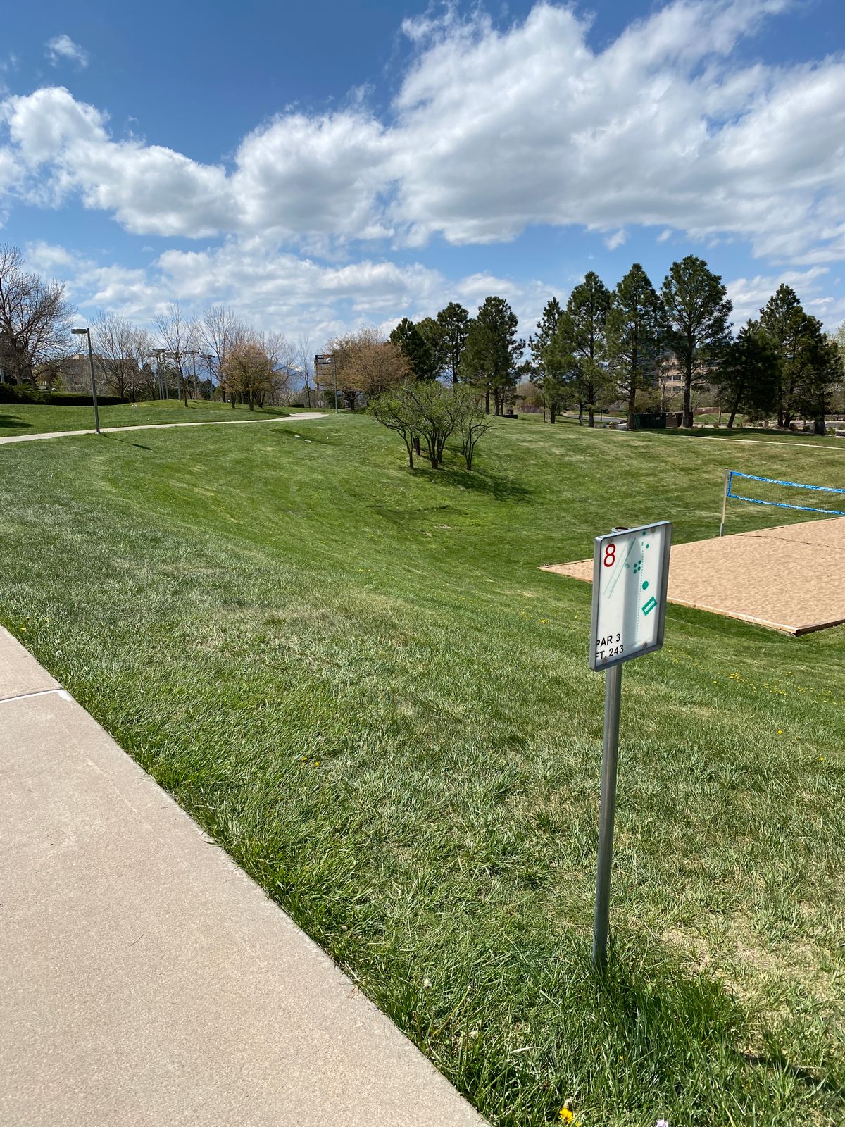 #8 dogleg right.