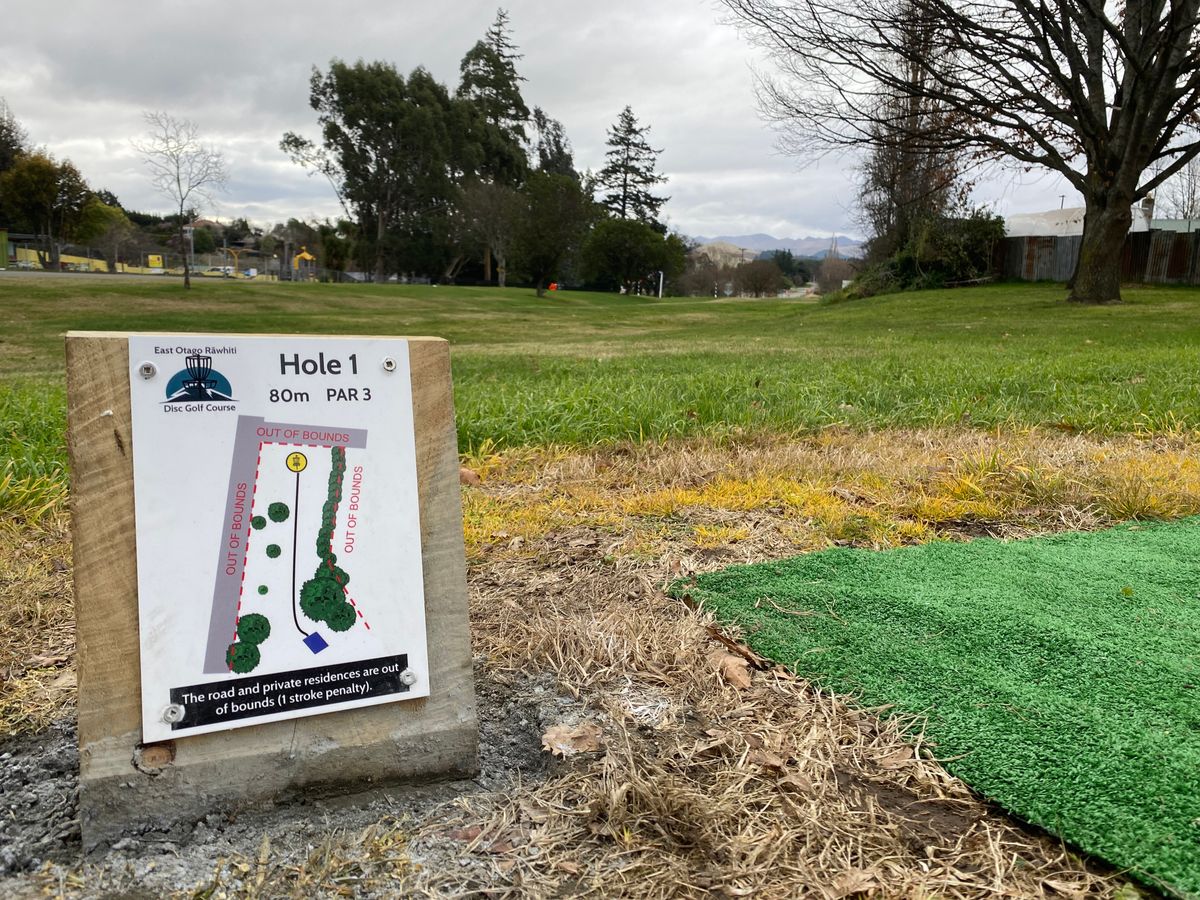 Tee pad 1, looking up the fairway towards the basket.