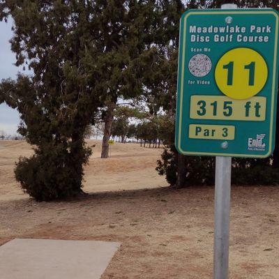 Hole 11. Basket is around the corner to the right.
