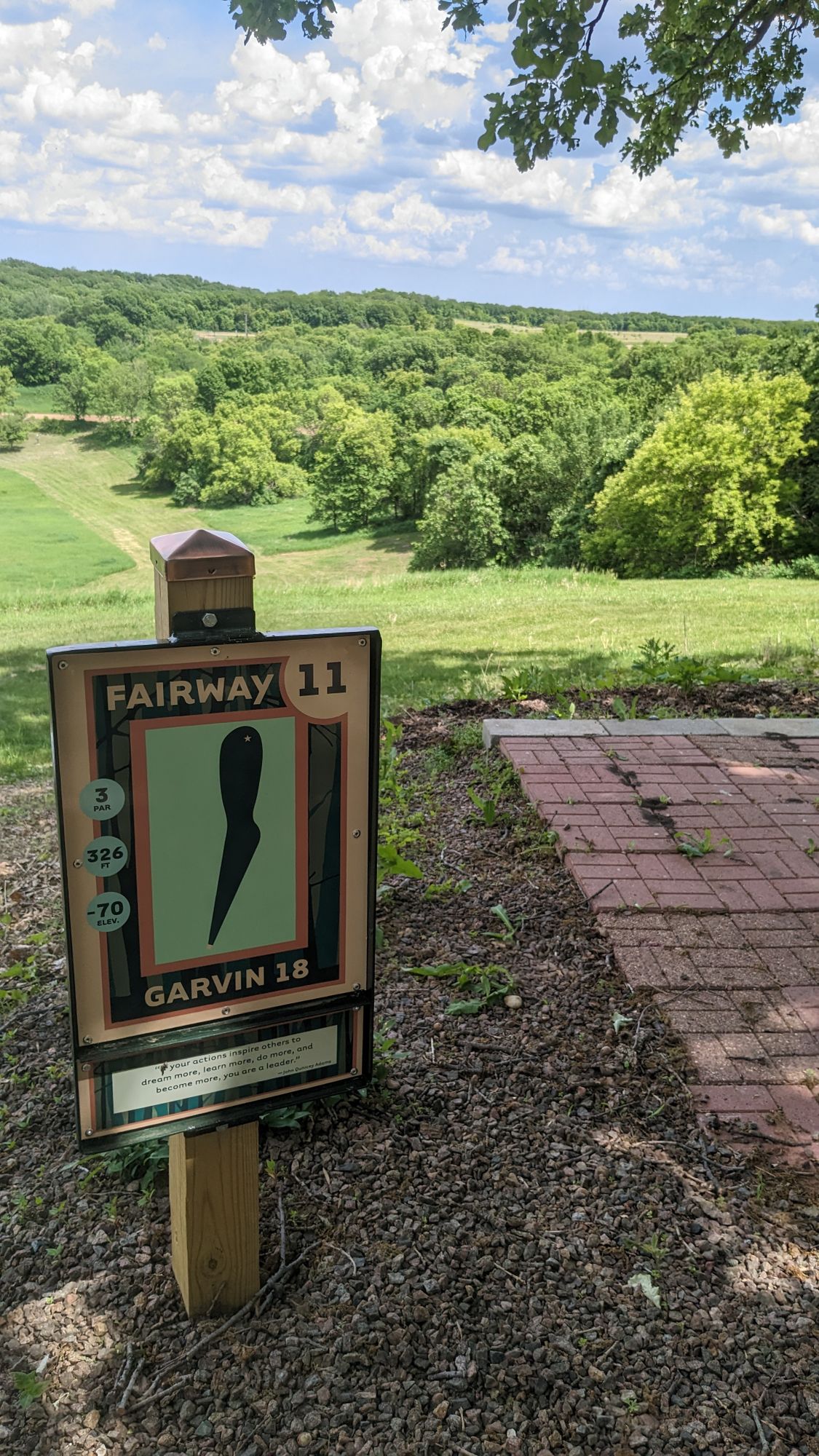 Tee 11