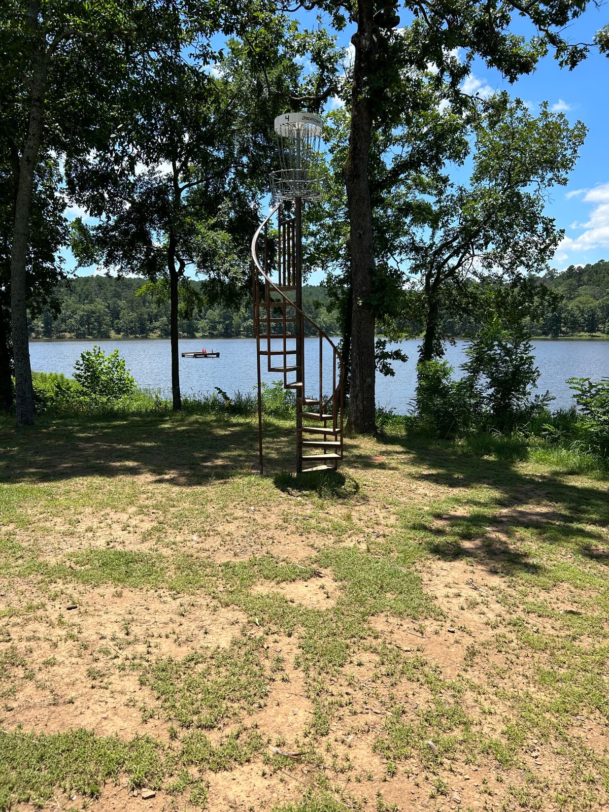 Hole 4 basket