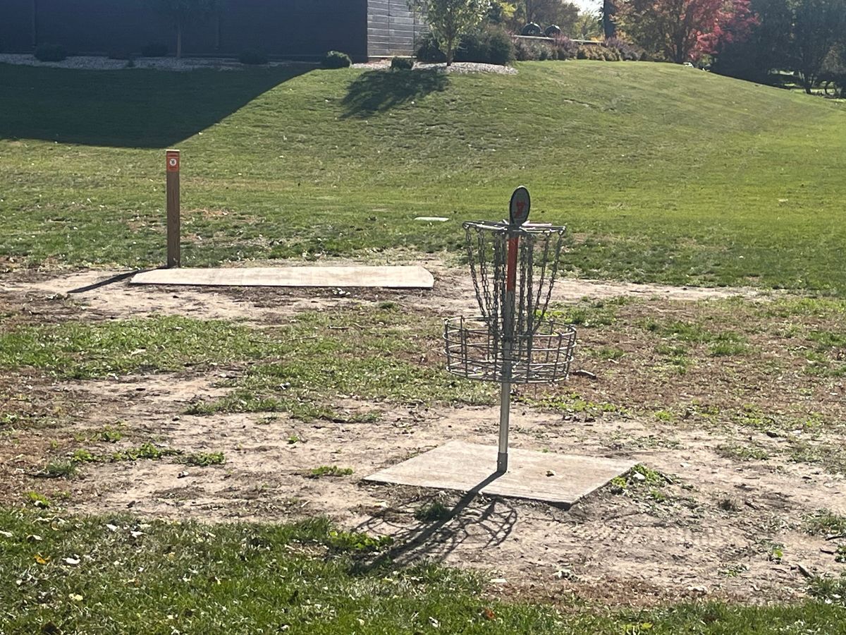 #7 basket and #8 tee are very close to each other