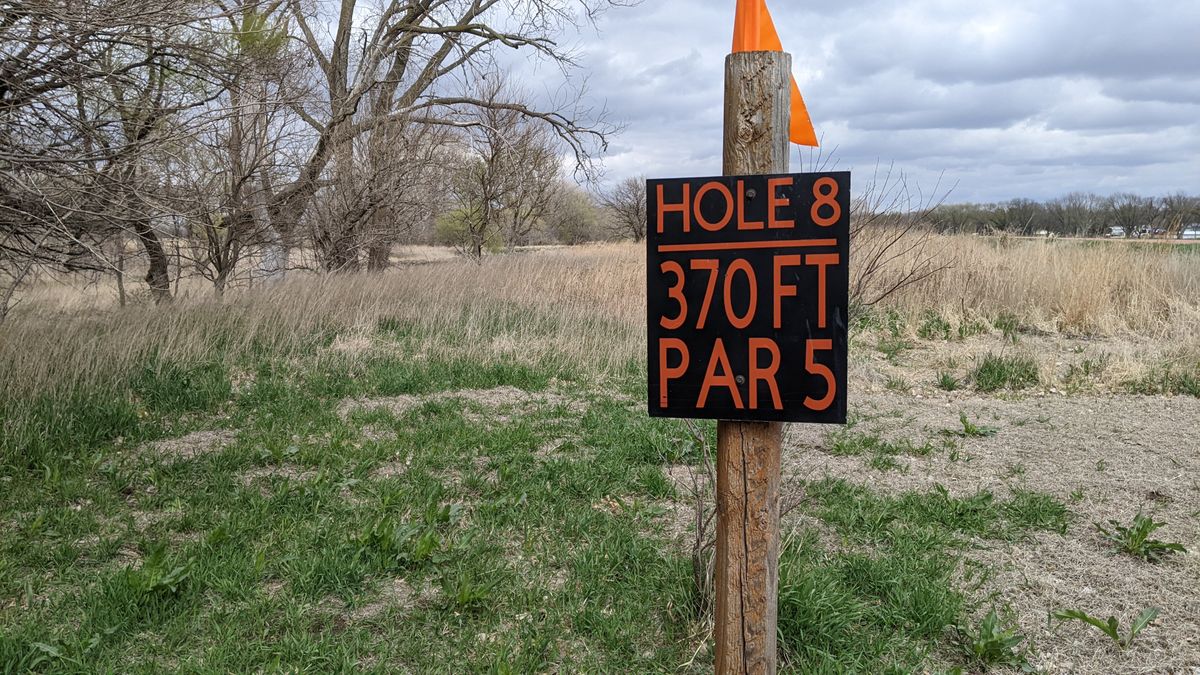 Hole 8 Tee sign