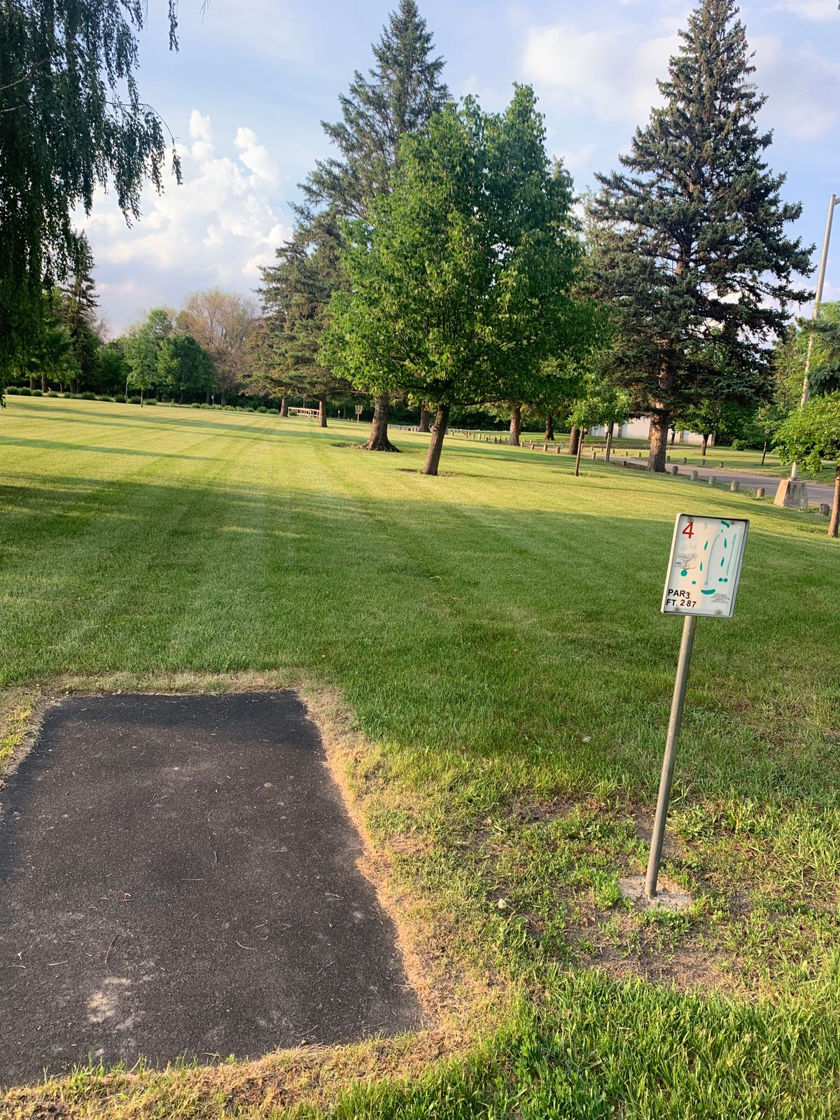 Hole 4 tee pad