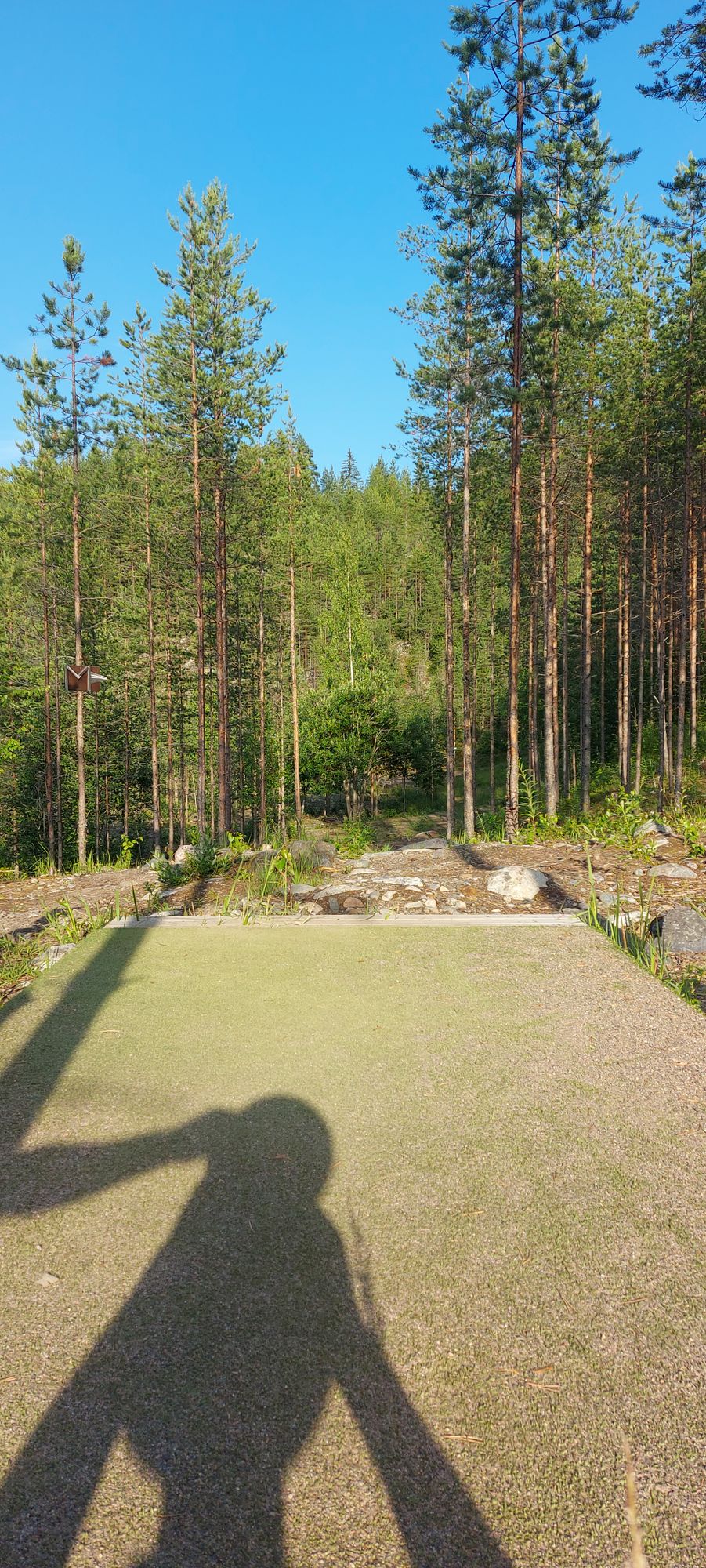 Tarinalaakso New Course tee 6
