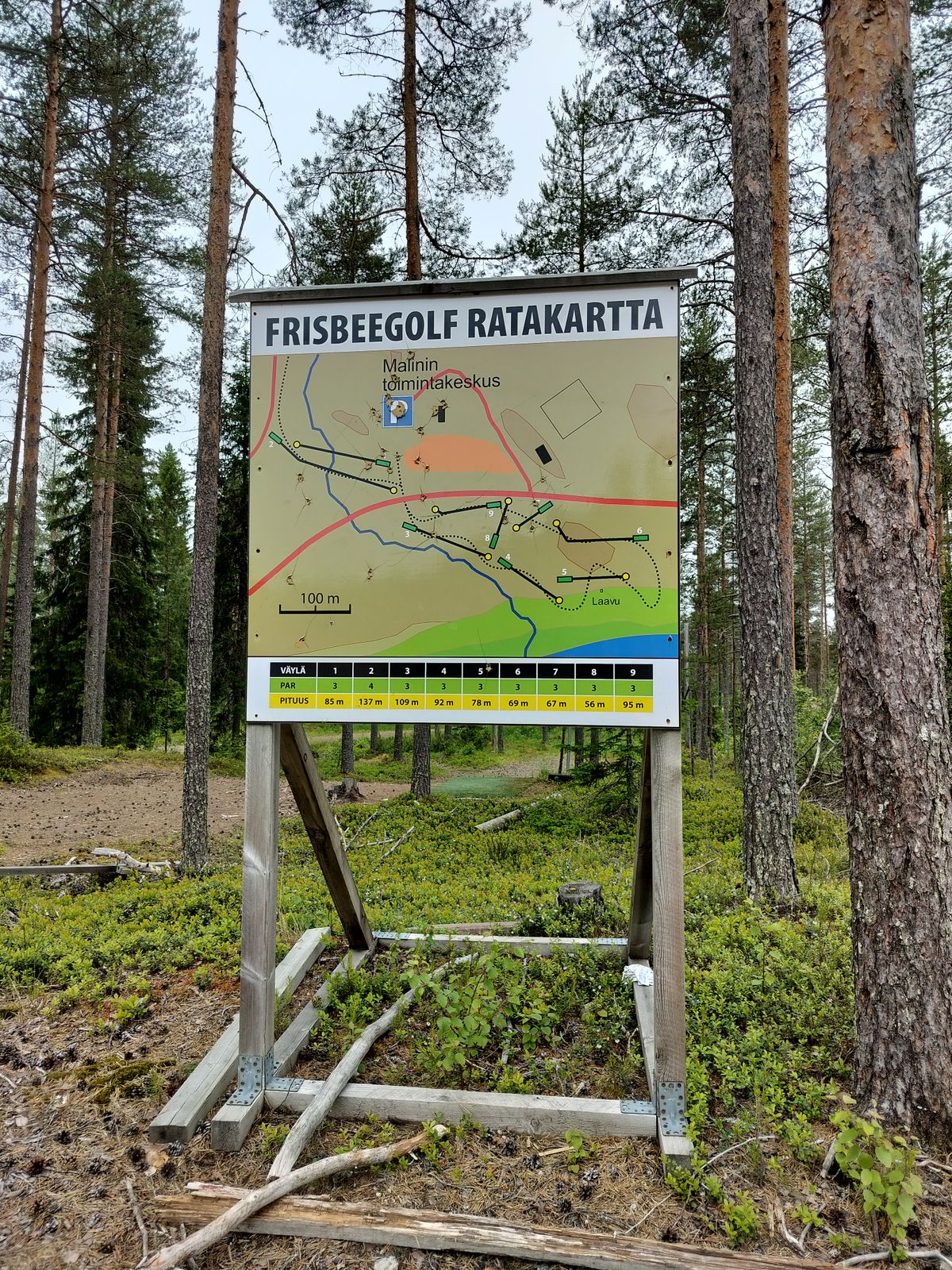 Väylä 1 on par 4 ja noin 130m