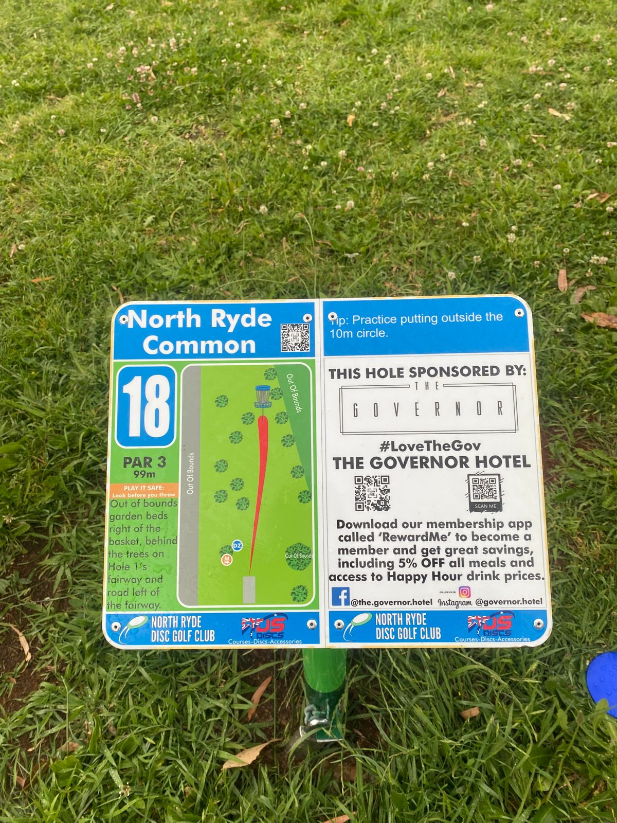 Hole 18 Tee Sign