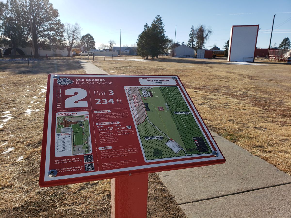 Hole 2: Tee sign
