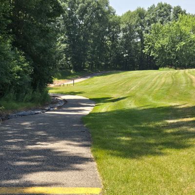 Tee 9