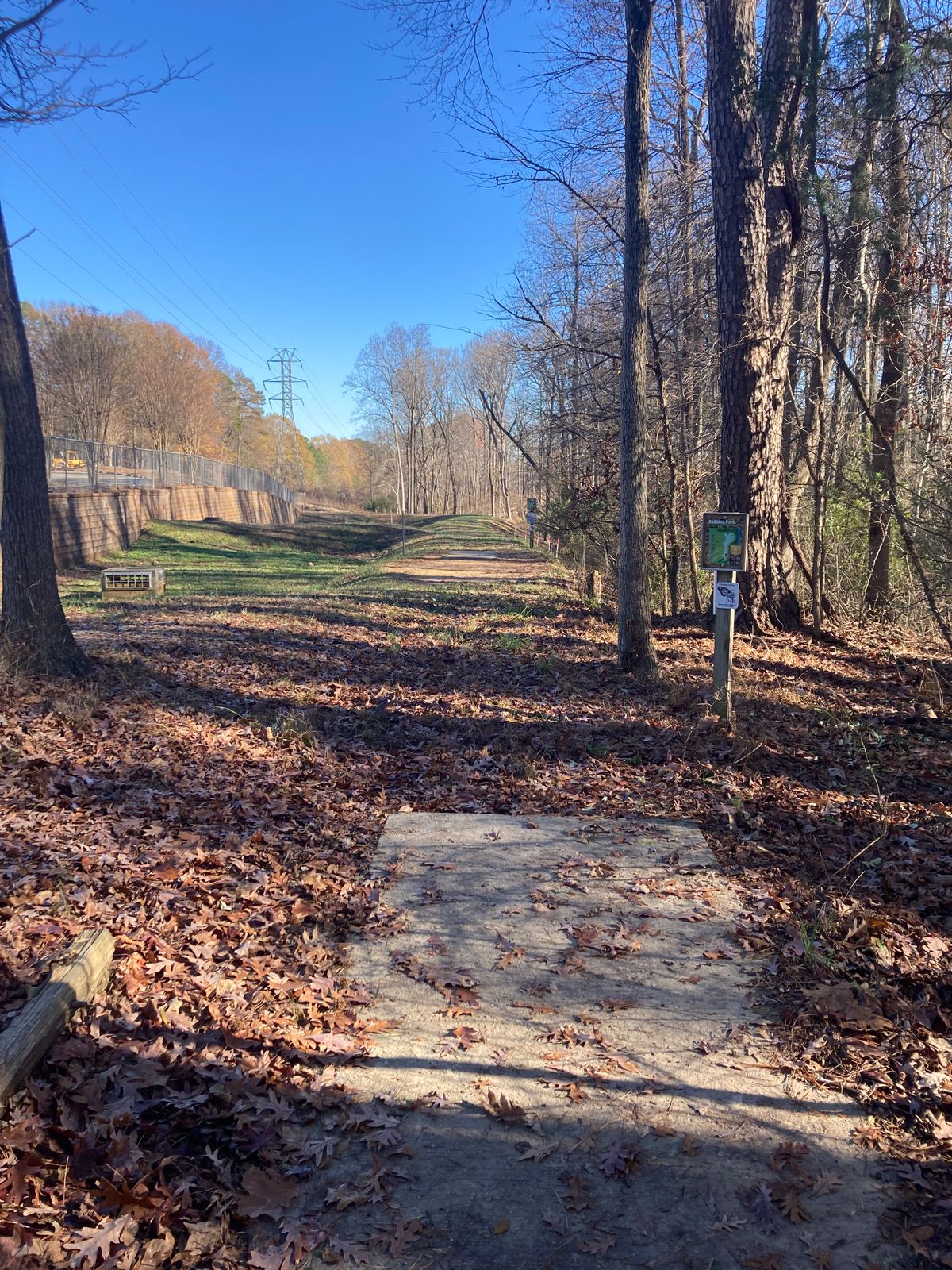 Hole 1 Long Teepad