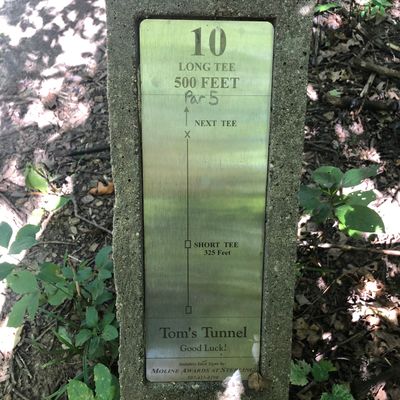 Hole 10 sign